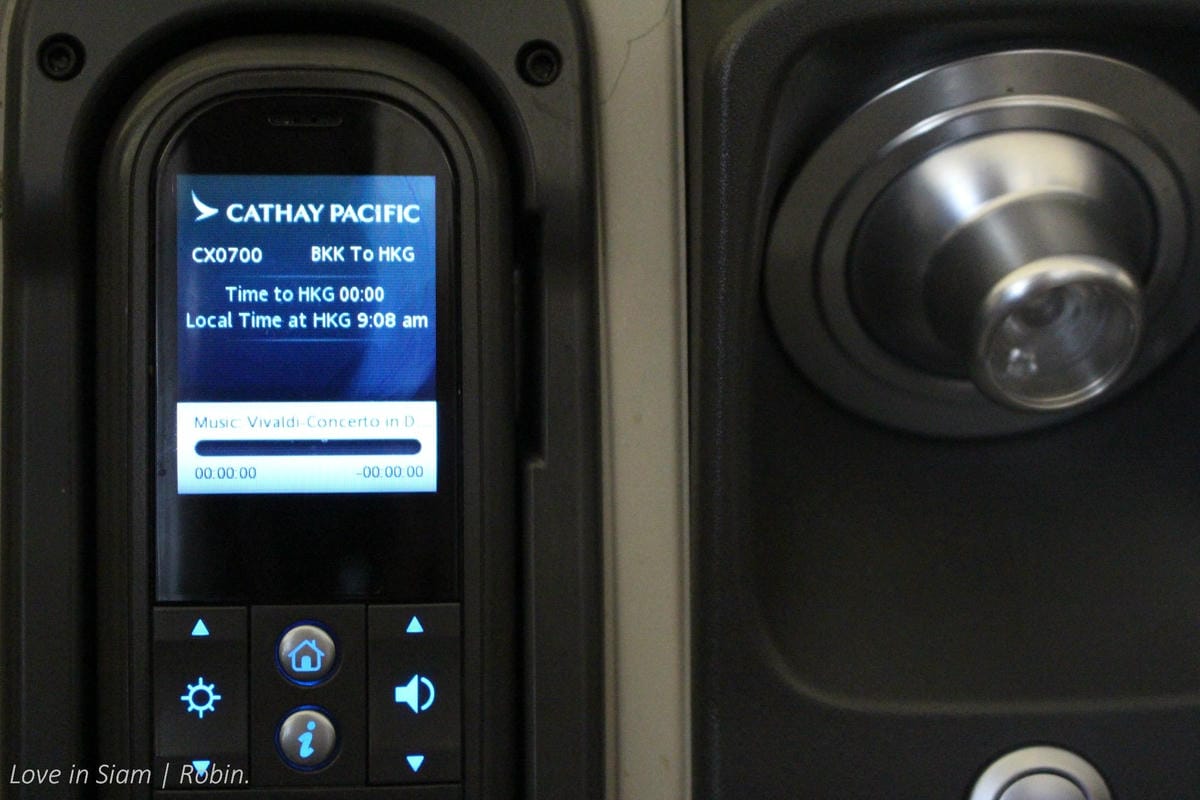 2016.05.31 國泰航空 CX700 曼谷-香港 商務艙飛行記錄-長程版反魚骨式A330、詳盡服務、餐點介紹! - 第21張圖 2016.05.31 國泰航空 CX700 曼谷-香港 商務艙飛行記錄-長程版反魚骨式A330、詳盡服務、餐點介紹!