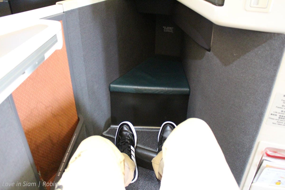 2016.05.31 國泰航空 CX700 曼谷-香港 商務艙飛行記錄-長程版反魚骨式A330、詳盡服務、餐點介紹! - 第15張圖 2016.05.31 國泰航空 CX700 曼谷-香港 商務艙飛行記錄-長程版反魚骨式A330、詳盡服務、餐點介紹!