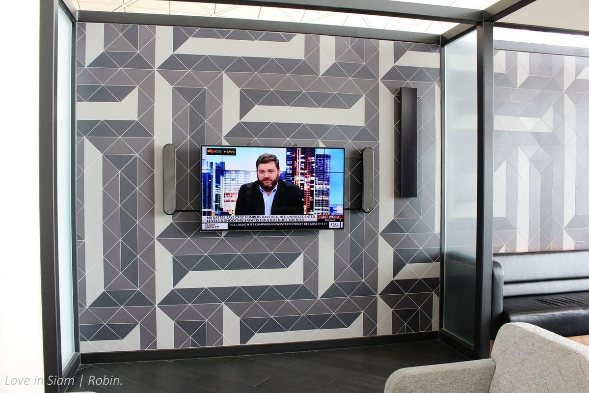 澳洲航空香港貴賓室 – 旗艦級水準,特色餐飲、寬敞環境、親切服務,寰宇一家香港商務貴賓室首選! - 第8張圖 澳洲航空香港貴賓室 – 旗艦級水準,特色餐飲、寬敞環境、親切服務,寰宇一家香港商務貴賓室首選!