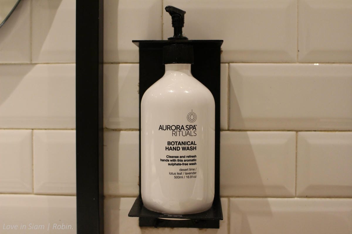 澳洲航空香港貴賓室 – 旗艦級水準,特色餐飲、寬敞環境、親切服務,寰宇一家香港商務貴賓室首選! - 第40張圖 澳洲航空香港貴賓室 – 旗艦級水準,特色餐飲、寬敞環境、親切服務,寰宇一家香港商務貴賓室首選!