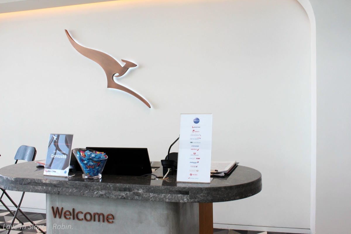 澳洲航空香港貴賓室 – 旗艦級水準,特色餐飲、寬敞環境、親切服務,寰宇一家香港商務貴賓室首選! - 第5張圖 澳洲航空香港貴賓室 – 旗艦級水準,特色餐飲、寬敞環境、親切服務,寰宇一家香港商務貴賓室首選!