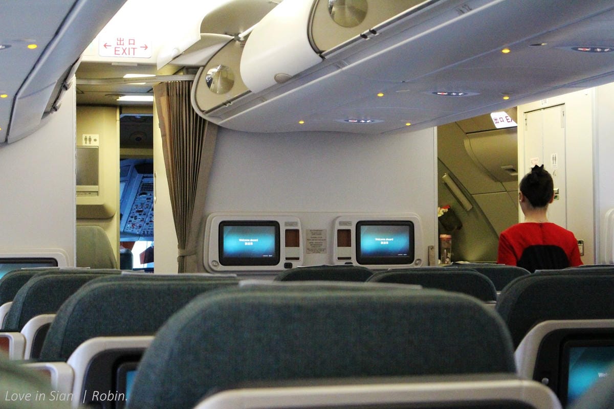 2016.05.31 港龍航空 KA482 香港-台北 A330商務艙飛行記錄-港龍初體驗,詳盡服務、餐點介紹! - 第8張圖 2016.05.31 港龍航空 KA482 香港-台北 A330商務艙飛行記錄-港龍初體驗,詳盡服務、餐點介紹!