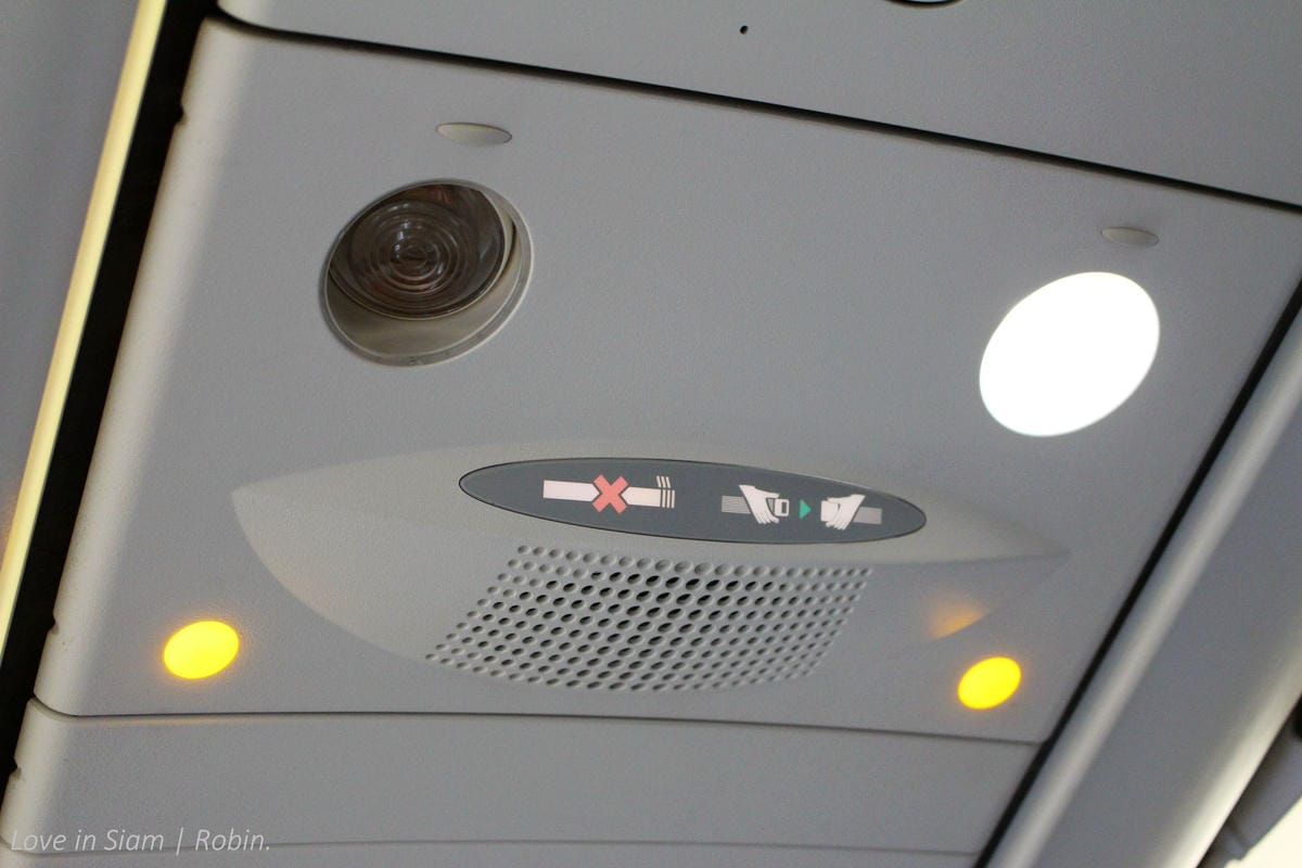 2016.05.31 港龍航空 KA482 香港-台北 A330商務艙飛行記錄-港龍初體驗,詳盡服務、餐點介紹! - 第17張圖 2016.05.31 港龍航空 KA482 香港-台北 A330商務艙飛行記錄-港龍初體驗,詳盡服務、餐點介紹!