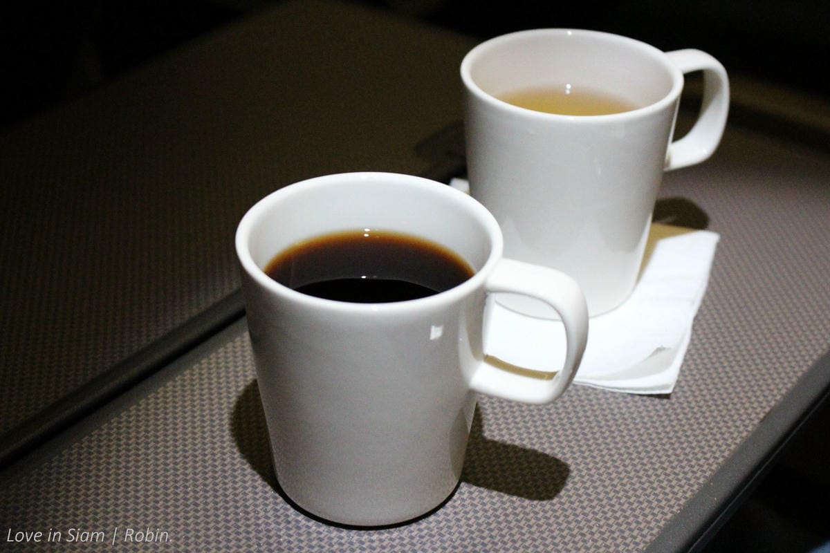 2016.05.31 港龍航空 KA482 香港-台北 A330商務艙飛行記錄-港龍初體驗,詳盡服務、餐點介紹! - 第52張圖 2016.05.31 港龍航空 KA482 香港-台北 A330商務艙飛行記錄-港龍初體驗,詳盡服務、餐點介紹!