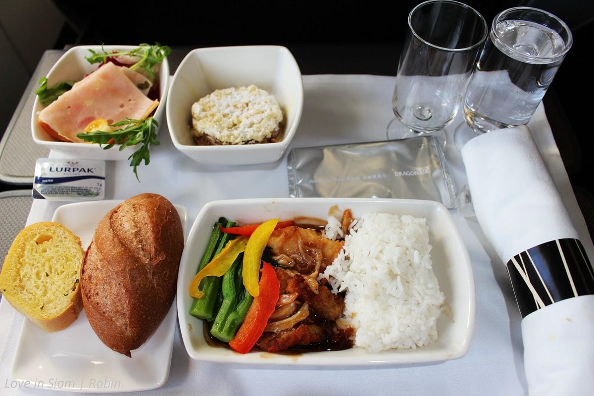 2016.05.31 港龍航空 KA482 香港-台北 A330商務艙飛行記錄-港龍初體驗,詳盡服務、餐點介紹! - 第42張圖 2016.05.31 港龍航空 KA482 香港-台北 A330商務艙飛行記錄-港龍初體驗,詳盡服務、餐點介紹!