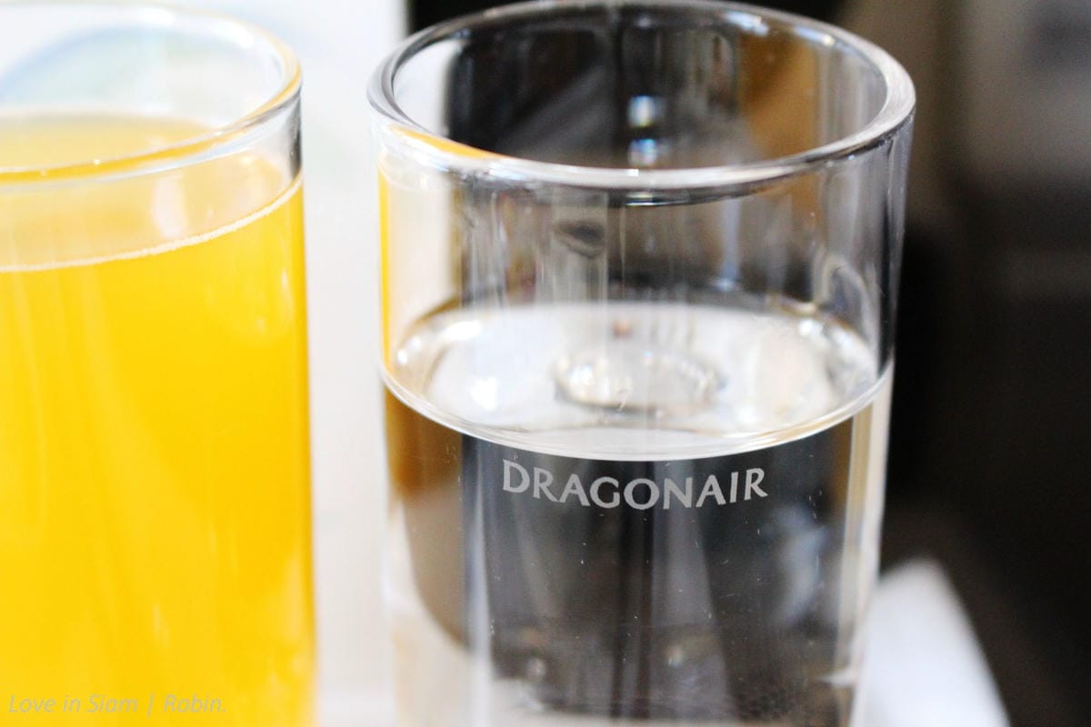 2016.05.31 港龍航空 KA482 香港-台北 A330商務艙飛行記錄-港龍初體驗,詳盡服務、餐點介紹! - 第46張圖 2016.05.31 港龍航空 KA482 香港-台北 A330商務艙飛行記錄-港龍初體驗,詳盡服務、餐點介紹!