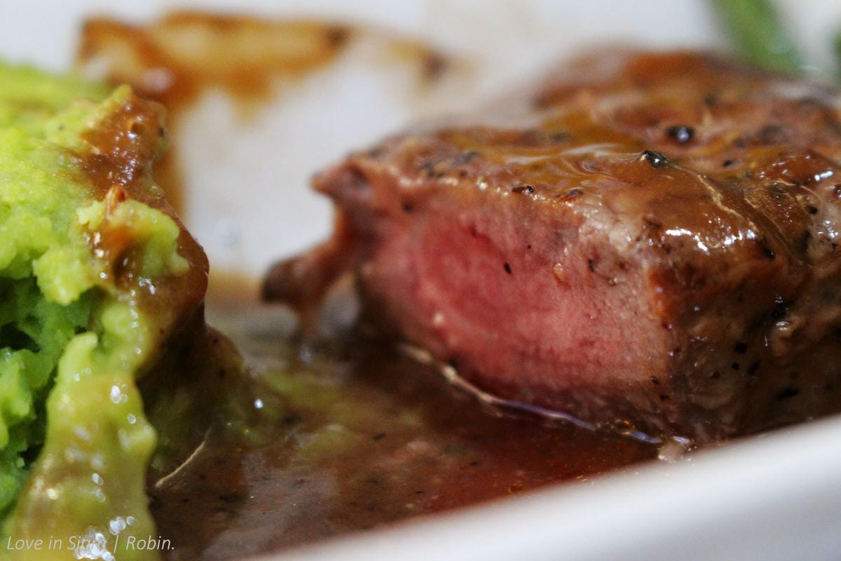 2016.05.31 港龍航空 KA482 香港-台北 A330商務艙飛行記錄-港龍初體驗,詳盡服務、餐點介紹! - 第45張圖 2016.05.31 港龍航空 KA482 香港-台北 A330商務艙飛行記錄-港龍初體驗,詳盡服務、餐點介紹!