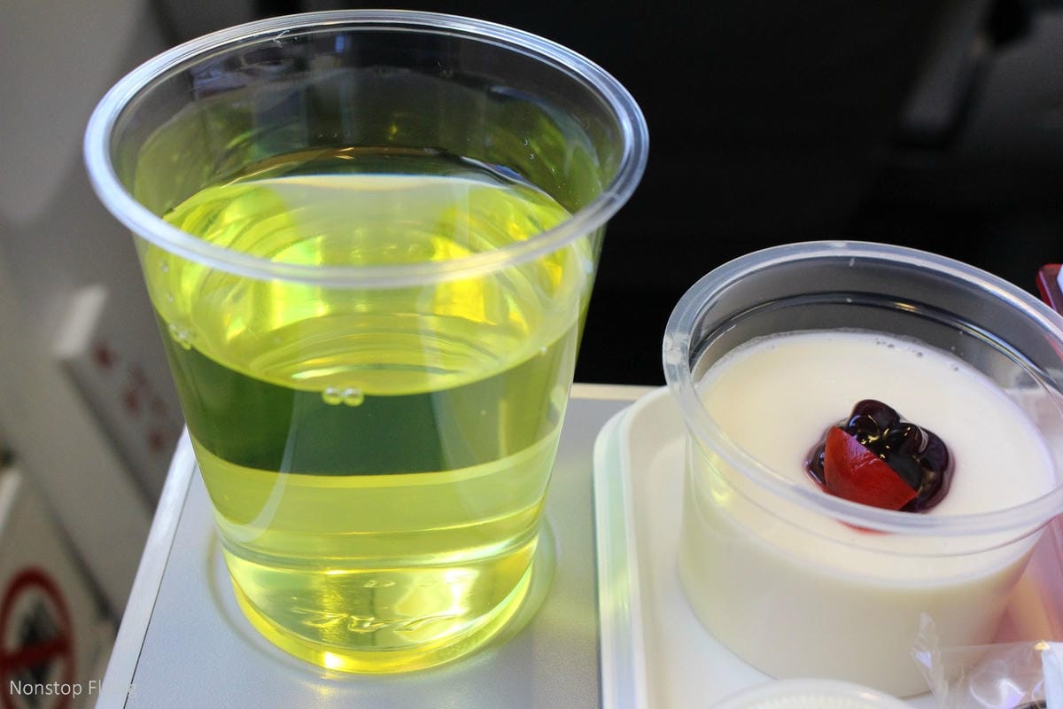 2017.04.13 日本航空JL814 桃園-關西 737飛行記錄-全機個人娛樂系統、精緻餐點、親切日式服務、大額度託運行李 - 第32張圖 2017.04.13 日本航空JL814 桃園-關西 737飛行記錄-全機個人娛樂系統、精緻餐點、親切日式服務、大額度託運行李