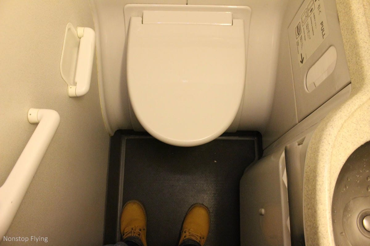 2017.04.13 日本航空JL814 桃園-關西 737飛行記錄-全機個人娛樂系統、精緻餐點、親切日式服務、大額度託運行李 - 第36張圖 2017.04.13 日本航空JL814 桃園-關西 737飛行記錄-全機個人娛樂系統、精緻餐點、親切日式服務、大額度託運行李