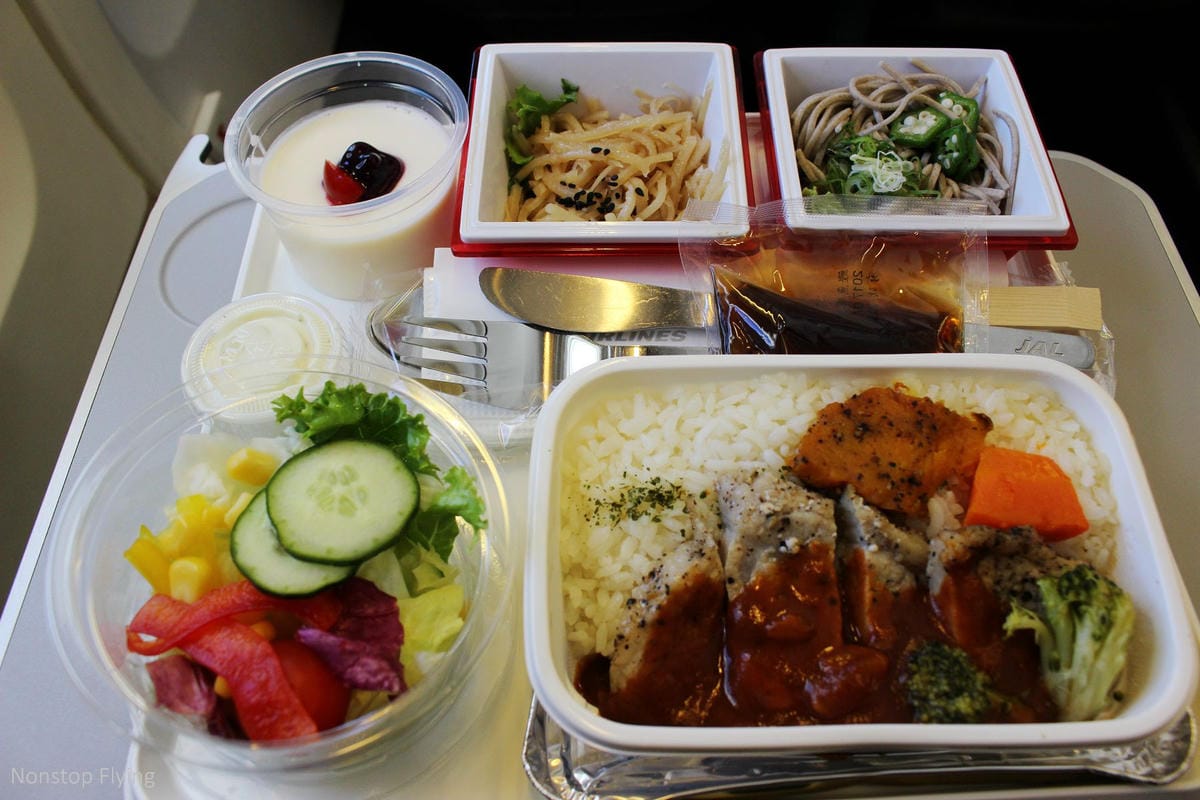 2017.04.13 日本航空JL814 桃園-關西 737飛行記錄-全機個人娛樂系統、精緻餐點、親切日式服務、大額度託運行李 - 第30張圖 2017.04.13 日本航空JL814 桃園-關西 737飛行記錄-全機個人娛樂系統、精緻餐點、親切日式服務、大額度託運行李