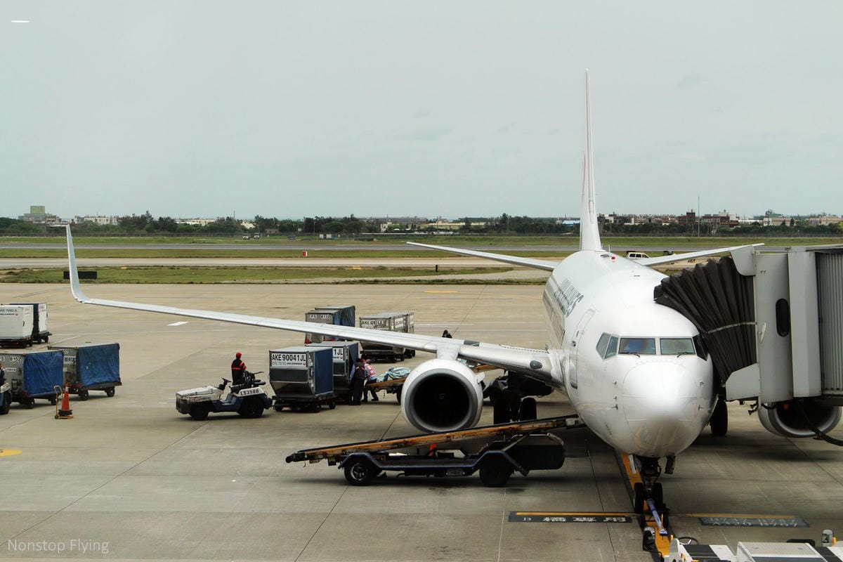 2017.04.13 日本航空JL814 桃園-關西 737飛行記錄-全機個人娛樂系統、精緻餐點、親切日式服務、大額度託運行李 - 第6張圖 2017.04.13 日本航空JL814 桃園-關西 737飛行記錄-全機個人娛樂系統、精緻餐點、親切日式服務、大額度託運行李