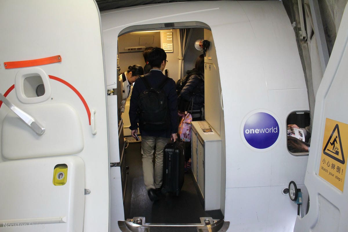 2017.04.13 日本航空JL814 桃園-關西 737飛行記錄-全機個人娛樂系統、精緻餐點、親切日式服務、大額度託運行李 - 第8張圖 2017.04.13 日本航空JL814 桃園-關西 737飛行記錄-全機個人娛樂系統、精緻餐點、親切日式服務、大額度託運行李