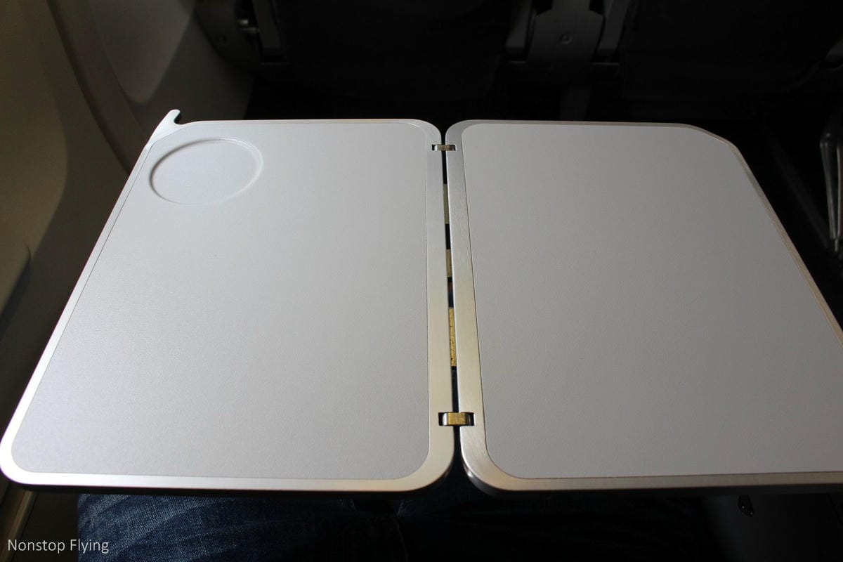 2017.04.13 日本航空JL814 桃園-關西 737飛行記錄-全機個人娛樂系統、精緻餐點、親切日式服務、大額度託運行李 - 第12張圖 2017.04.13 日本航空JL814 桃園-關西 737飛行記錄-全機個人娛樂系統、精緻餐點、親切日式服務、大額度託運行李