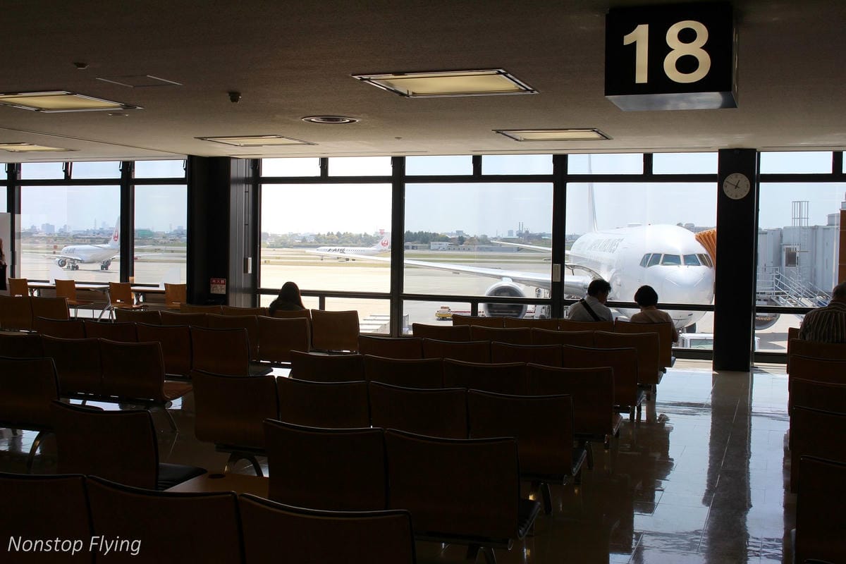 2017.04.16 日本航空JL118 伊丹-羽田 飛行記錄-767新SKY NEXT客艙,新穎舒適、免費機上Wi-Fi,親切熱情服務! - 第10張圖 2017.04.16 日本航空JL118 伊丹-羽田 飛行記錄-767新SKY NEXT客艙,新穎舒適、免費機上Wi-Fi,親切熱情服務!