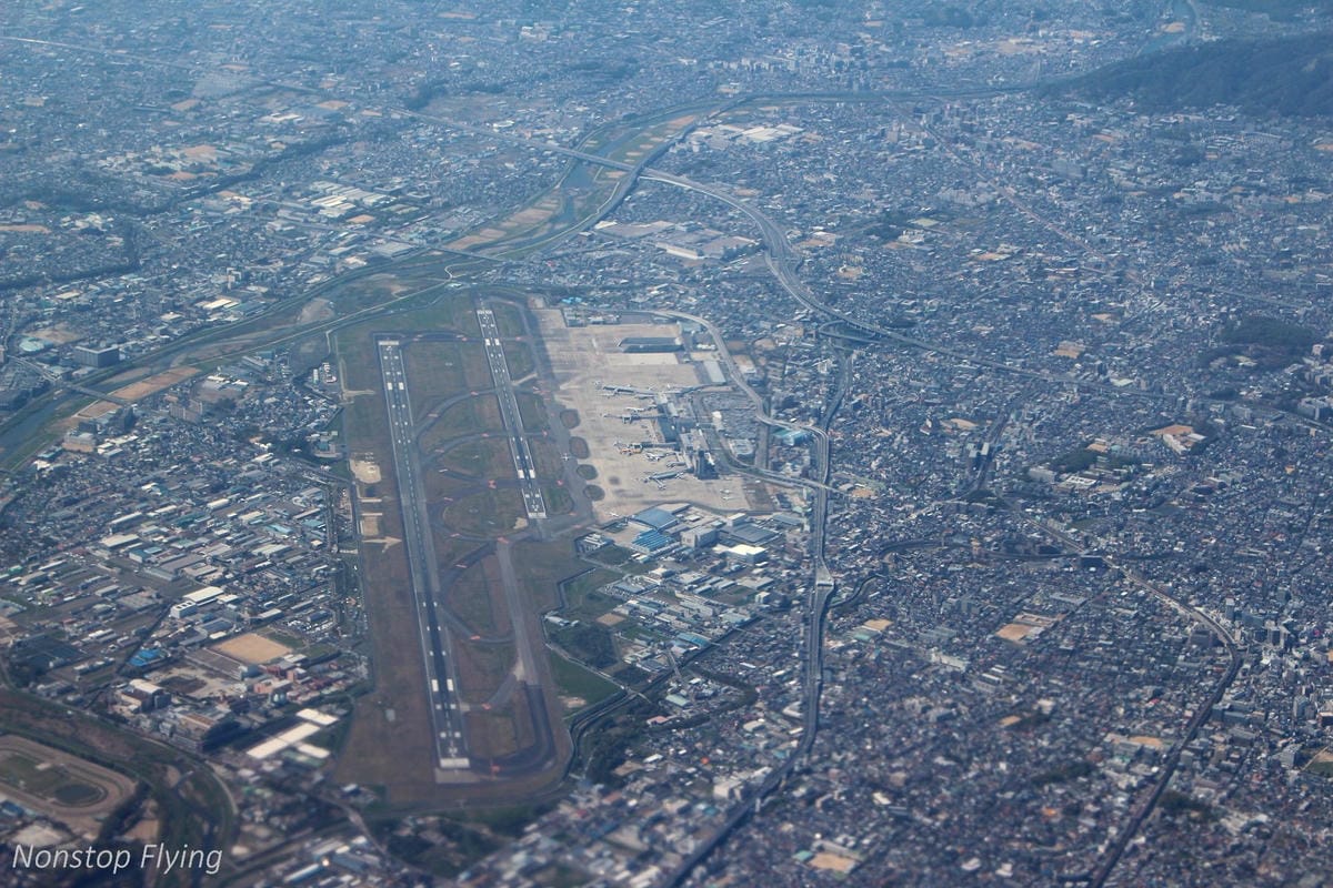 2017.04.16 日本航空JL118 伊丹-羽田 飛行記錄-767新SKY NEXT客艙,新穎舒適、免費機上Wi-Fi,親切熱情服務! - 第50張圖 2017.04.16 日本航空JL118 伊丹-羽田 飛行記錄-767新SKY NEXT客艙,新穎舒適、免費機上Wi-Fi,親切熱情服務!