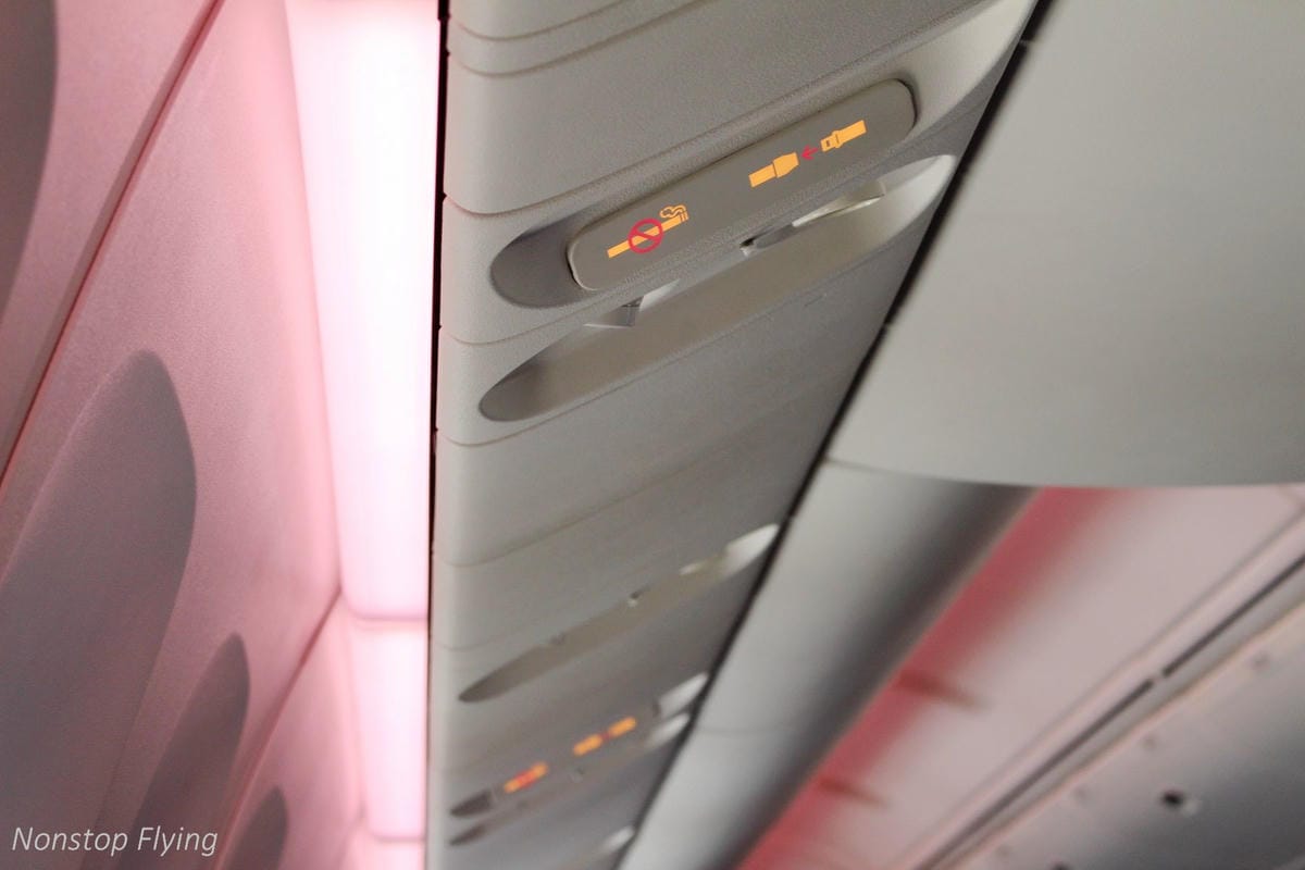 2017.04.16 日本航空JL118 伊丹-羽田 飛行記錄-767新SKY NEXT客艙,新穎舒適、免費機上Wi-Fi,親切熱情服務! - 第33張圖 2017.04.16 日本航空JL118 伊丹-羽田 飛行記錄-767新SKY NEXT客艙,新穎舒適、免費機上Wi-Fi,親切熱情服務!