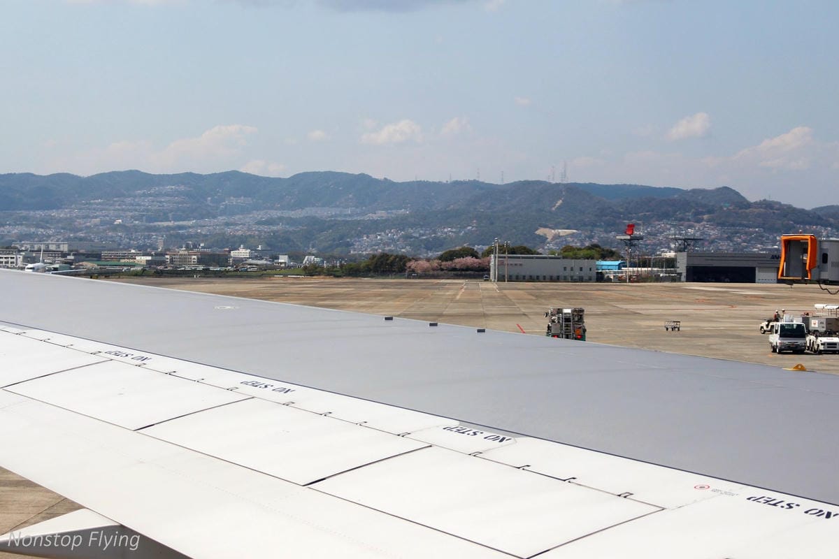 2017.04.16 日本航空JL118 伊丹-羽田 飛行記錄-767新SKY NEXT客艙,新穎舒適、免費機上Wi-Fi,親切熱情服務! - 第37張圖 2017.04.16 日本航空JL118 伊丹-羽田 飛行記錄-767新SKY NEXT客艙,新穎舒適、免費機上Wi-Fi,親切熱情服務!