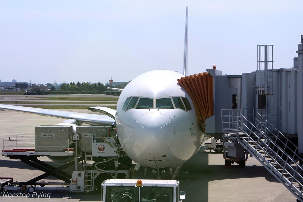 2017.04.16 日本航空JL118 伊丹-羽田 飛行記錄-767新SKY NEXT客艙,新穎舒適、免費機上Wi-Fi,親切熱情服務! - 第12張圖 2017.04.16 日本航空JL118 伊丹-羽田 飛行記錄-767新SKY NEXT客艙,新穎舒適、免費機上Wi-Fi,親切熱情服務!