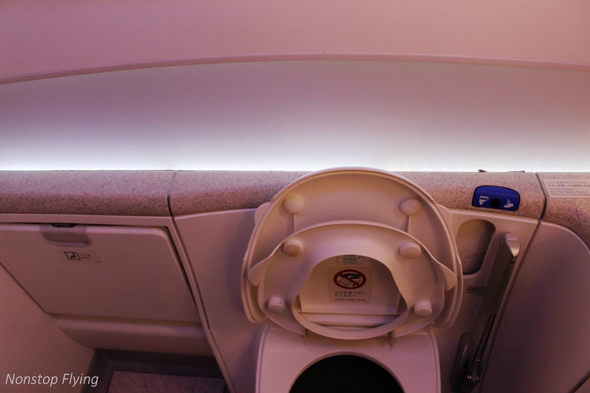 2017.04.19 日本航空JL809 成田-桃園 787飛行記錄:2-4-2獨家配置,北海道主題餐點,組員熱情服務! - 第57張圖 2017.04.19 日本航空JL809 成田-桃園 787飛行記錄:2-4-2獨家配置,北海道主題餐點,組員熱情服務!