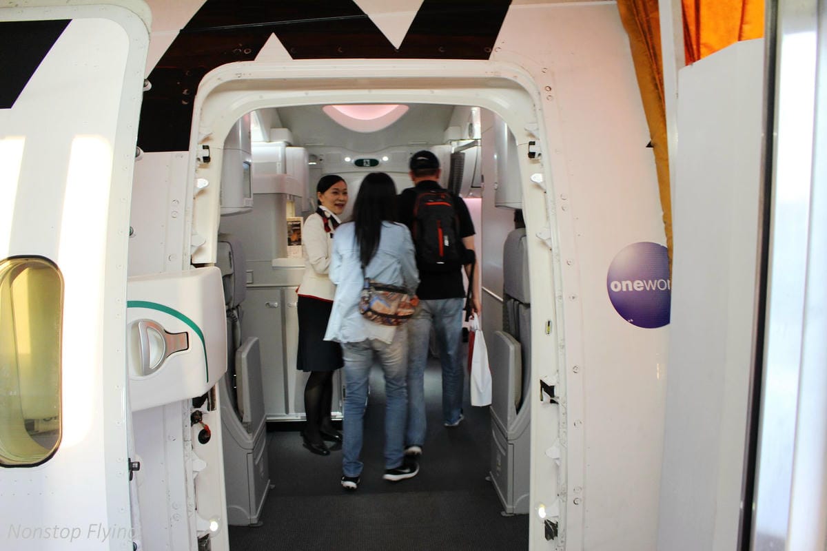 2017.04.19 日本航空JL809 成田-桃園 787飛行記錄:2-4-2獨家配置,北海道主題餐點,組員熱情服務! - 第16張圖 2017.04.19 日本航空JL809 成田-桃園 787飛行記錄:2-4-2獨家配置,北海道主題餐點,組員熱情服務!