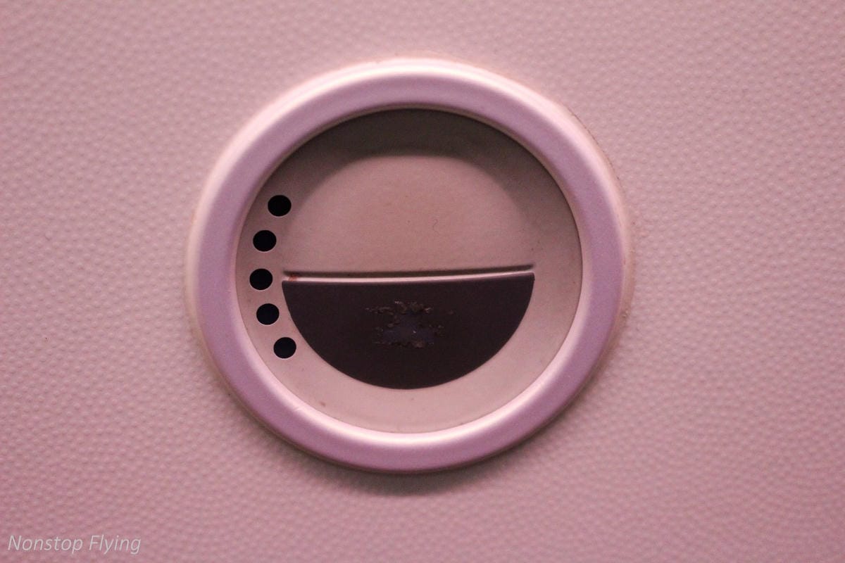 2017.04.19 日本航空JL809 成田-桃園 787飛行記錄:2-4-2獨家配置,北海道主題餐點,組員熱情服務! - 第24張圖 2017.04.19 日本航空JL809 成田-桃園 787飛行記錄:2-4-2獨家配置,北海道主題餐點,組員熱情服務!