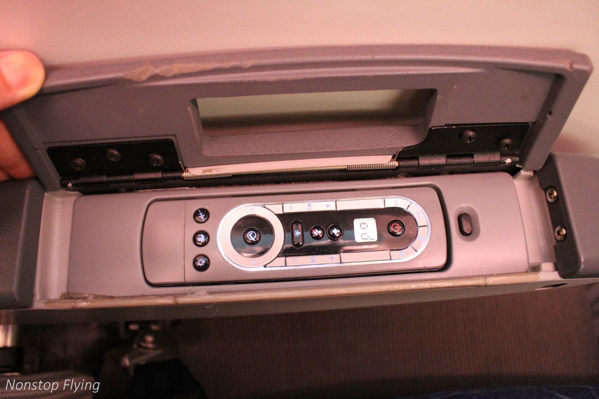 2017.04.19 日本航空JL809 成田-桃園 787飛行記錄:2-4-2獨家配置,北海道主題餐點,組員熱情服務! - 第37張圖 2017.04.19 日本航空JL809 成田-桃園 787飛行記錄:2-4-2獨家配置,北海道主題餐點,組員熱情服務!