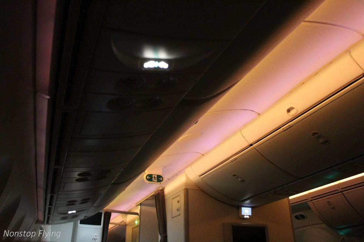 2017.04.19 日本航空JL809 成田-桃園 787飛行記錄:2-4-2獨家配置,北海道主題餐點,組員熱情服務! - 第61張圖 2017.04.19 日本航空JL809 成田-桃園 787飛行記錄:2-4-2獨家配置,北海道主題餐點,組員熱情服務!