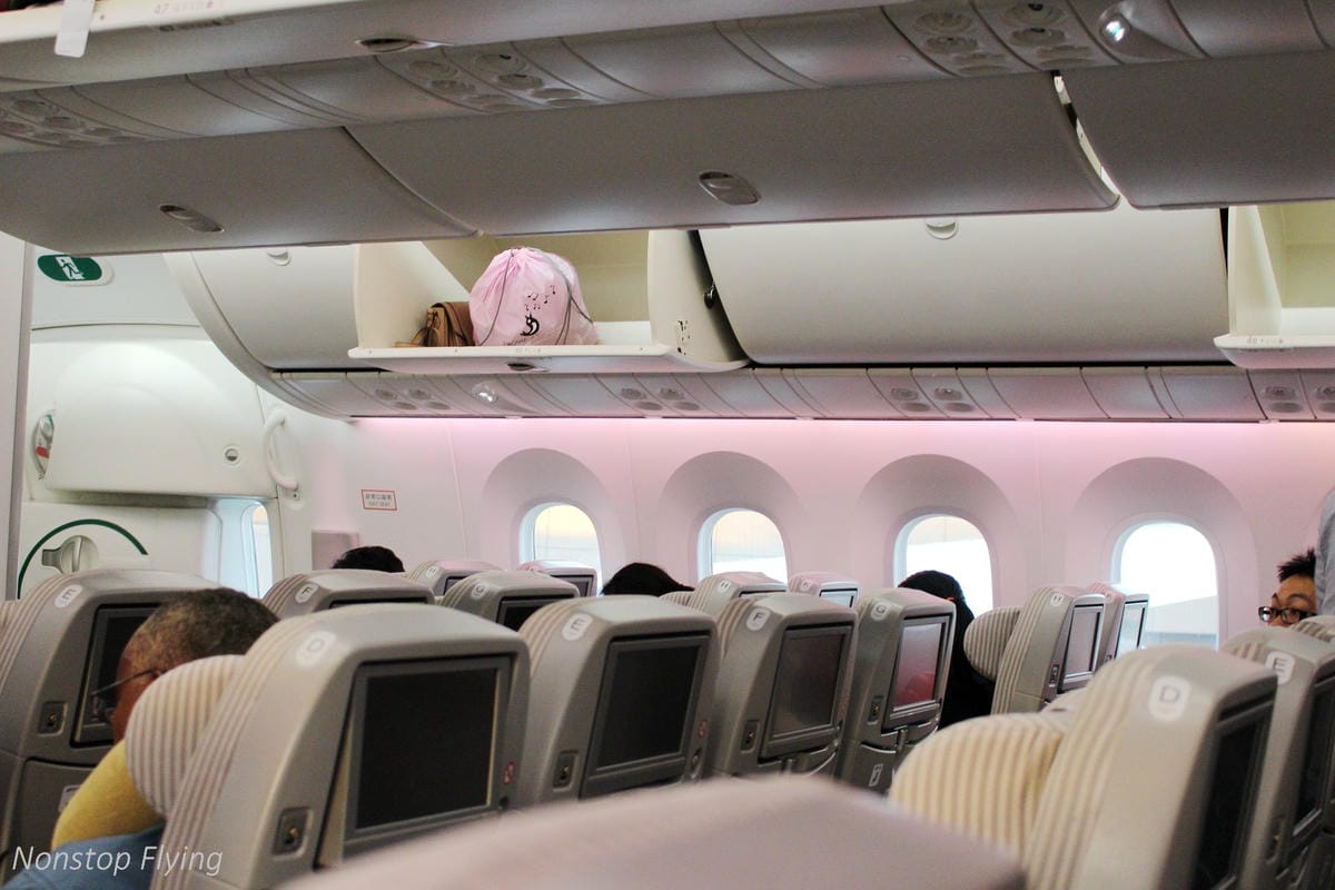 2017.04.19 日本航空JL809 成田-桃園 787飛行記錄:2-4-2獨家配置,北海道主題餐點,組員熱情服務! - 第20張圖 2017.04.19 日本航空JL809 成田-桃園 787飛行記錄:2-4-2獨家配置,北海道主題餐點,組員熱情服務!