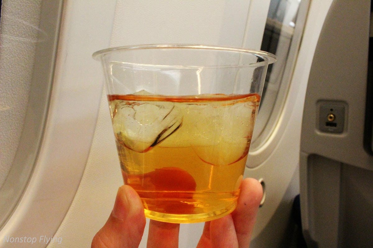 2017.04.19 日本航空JL809 成田-桃園 787飛行記錄:2-4-2獨家配置,北海道主題餐點,組員熱情服務! - 第53張圖 2017.04.19 日本航空JL809 成田-桃園 787飛行記錄:2-4-2獨家配置,北海道主題餐點,組員熱情服務!