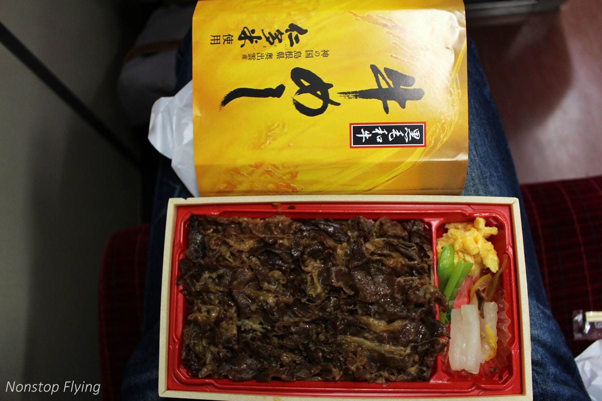 【日本關西】春櫻盛開 姬路城 -從滿開到吹雪的名城風情 - 第2張圖 【日本關西】春櫻盛開 姬路城 -從滿開到吹雪的名城風情