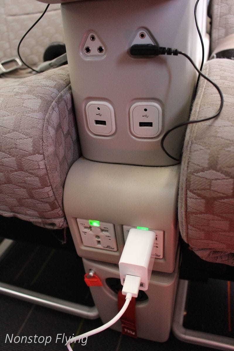 2017.05.07 長榮航空 BR807 桃園TPE-澳門MFM 飛行記錄 -波音777菁英艙座位! - 第38張圖 2017.05.07 長榮航空 BR807 桃園TPE-澳門MFM 飛行記錄 -波音777菁英艙座位!