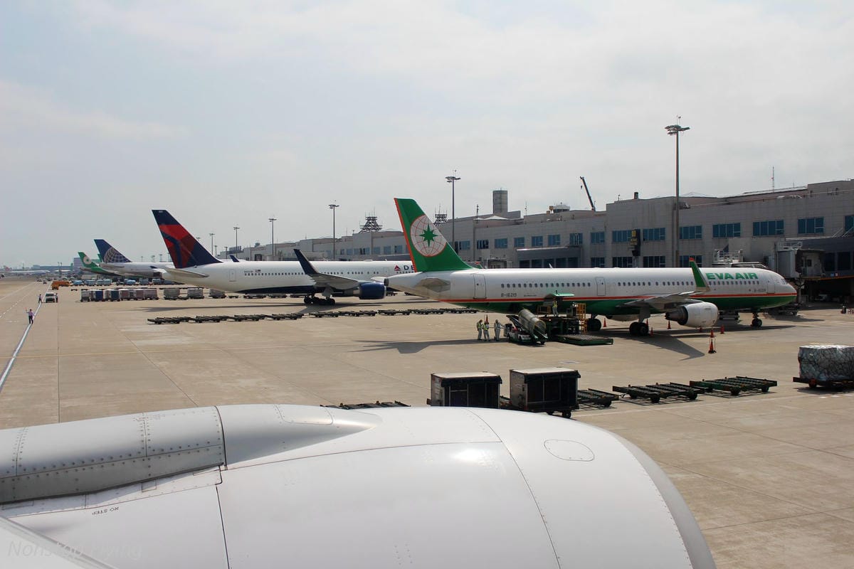 2017.05.07 長榮航空 BR807 桃園TPE-澳門MFM 飛行記錄 -波音777菁英艙座位! - 第40張圖 2017.05.07 長榮航空 BR807 桃園TPE-澳門MFM 飛行記錄 -波音777菁英艙座位!