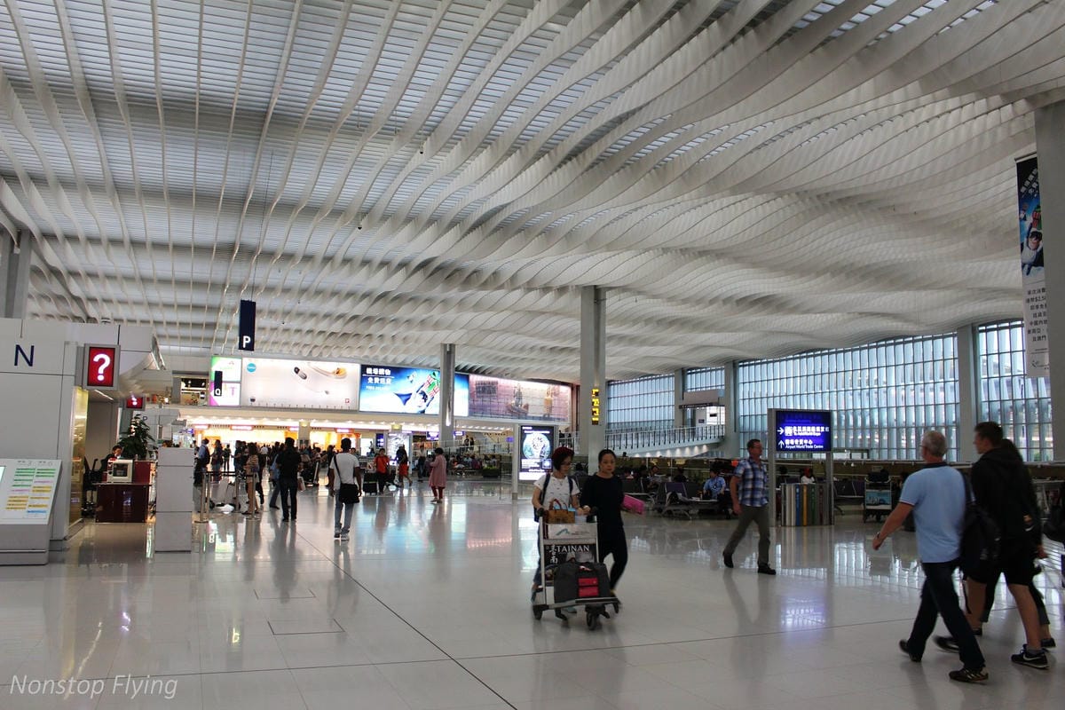 2017.05.12 長榮航空 BR858 香港HKG-桃園TPE 飛行記錄 -巧遇酷企鵝郊遊機! - 第8張圖 2017.05.12 長榮航空 BR858 香港HKG-桃園TPE 飛行記錄 -巧遇酷企鵝郊遊機!