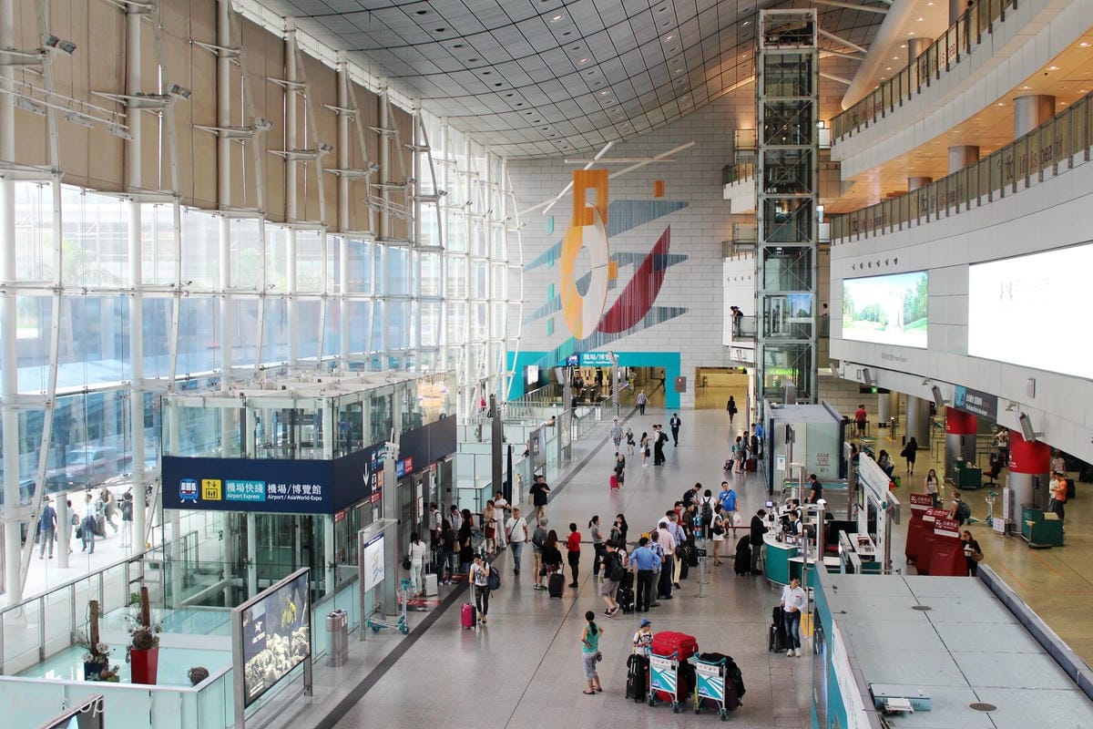 2017.05.12 長榮航空 BR858 香港HKG-桃園TPE 飛行記錄 -巧遇酷企鵝郊遊機! - 第2張圖 2017.05.12 長榮航空 BR858 香港HKG-桃園TPE 飛行記錄 -巧遇酷企鵝郊遊機!