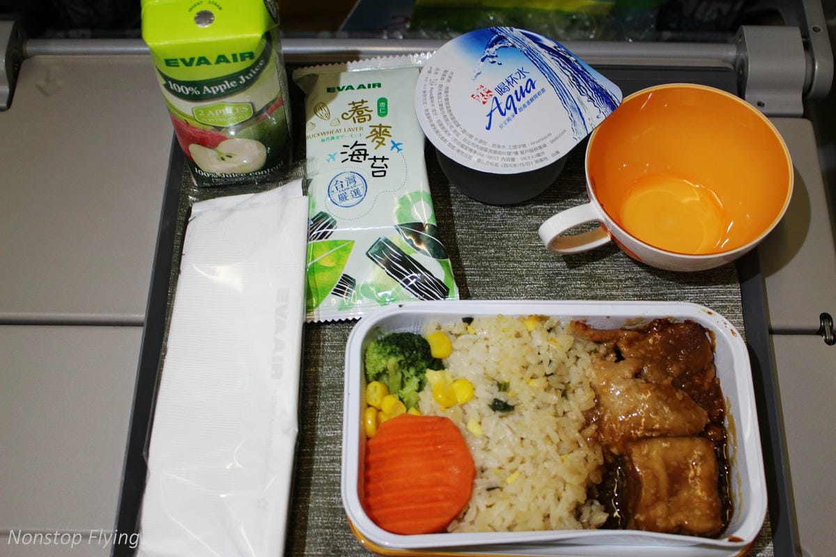 2017.05.12 長榮航空 BR858 香港HKG-桃園TPE 飛行記錄 -巧遇酷企鵝郊遊機! - 第69張圖 2017.05.12 長榮航空 BR858 香港HKG-桃園TPE 飛行記錄 -巧遇酷企鵝郊遊機!