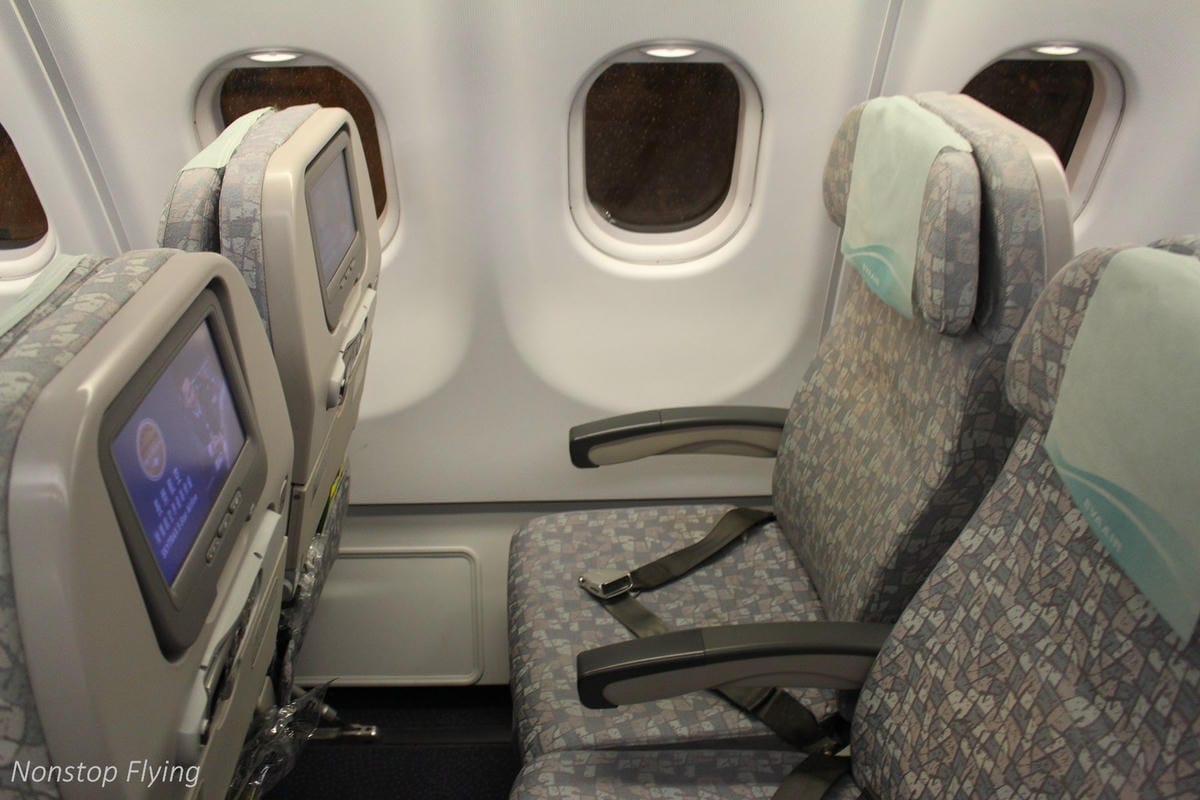 2017.05.12 長榮航空 BR858 香港HKG-桃園TPE 飛行記錄 -巧遇酷企鵝郊遊機! - 第51張圖 2017.05.12 長榮航空 BR858 香港HKG-桃園TPE 飛行記錄 -巧遇酷企鵝郊遊機!