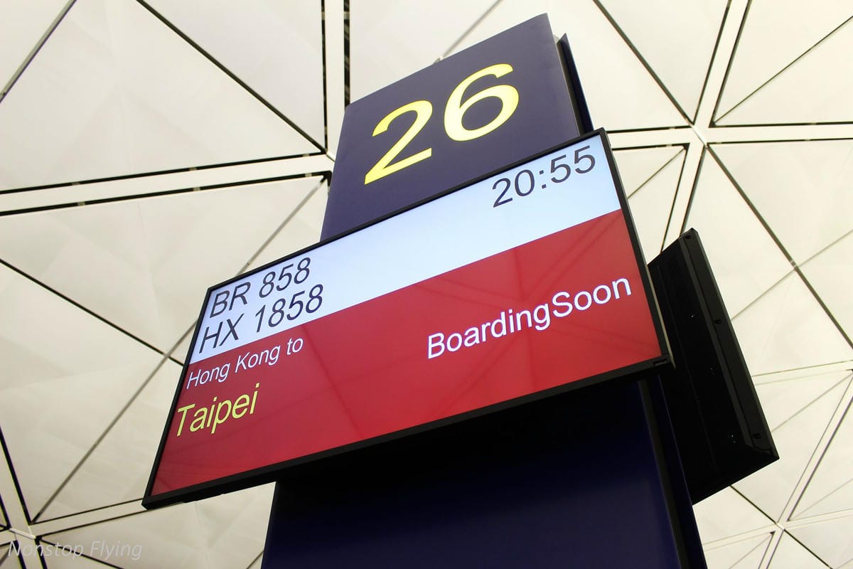 2017.05.12 長榮航空 BR858 香港HKG-桃園TPE 飛行記錄 -巧遇酷企鵝郊遊機! - 第47張圖 2017.05.12 長榮航空 BR858 香港HKG-桃園TPE 飛行記錄 -巧遇酷企鵝郊遊機!