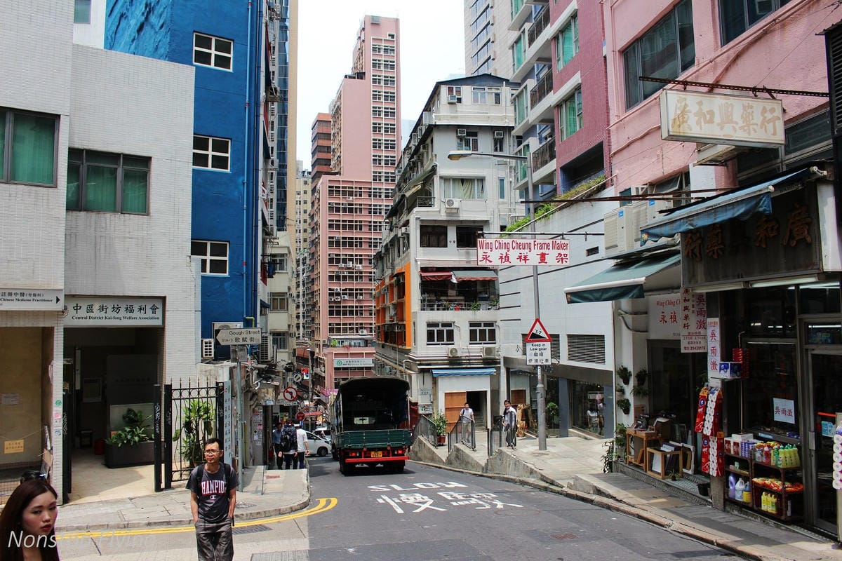 【香港遊記】中環的日與夜、勝香園美味番茄通粉、天壇大佛、尖沙咀翡翠拉麵小籠包、文華東方酒店、四季酒店 - 第24張圖 【香港遊記】中環的日與夜、勝香園美味番茄通粉、天壇大佛、尖沙咀翡翠拉麵小籠包、文華東方酒店、四季酒店