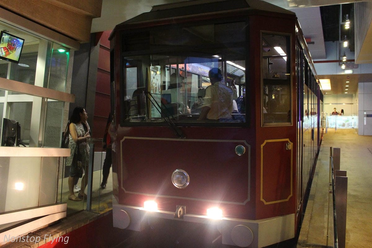 【香港遊記】鰂魚涌海山樓(怪獸大廈)、北角雞蛋仔、油街實現、太平山百萬夜景、翠華餐廳 - 第41張圖 【香港遊記】鰂魚涌海山樓(怪獸大廈)、北角雞蛋仔、油街實現、太平山百萬夜景、翠華餐廳