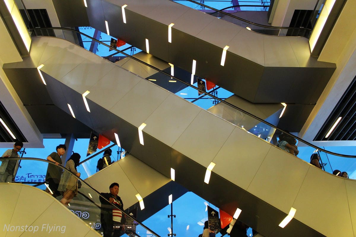 【香港遊記】鰂魚涌海山樓(怪獸大廈)、北角雞蛋仔、油街實現、太平山百萬夜景、翠華餐廳 - 第42張圖 【香港遊記】鰂魚涌海山樓(怪獸大廈)、北角雞蛋仔、油街實現、太平山百萬夜景、翠華餐廳