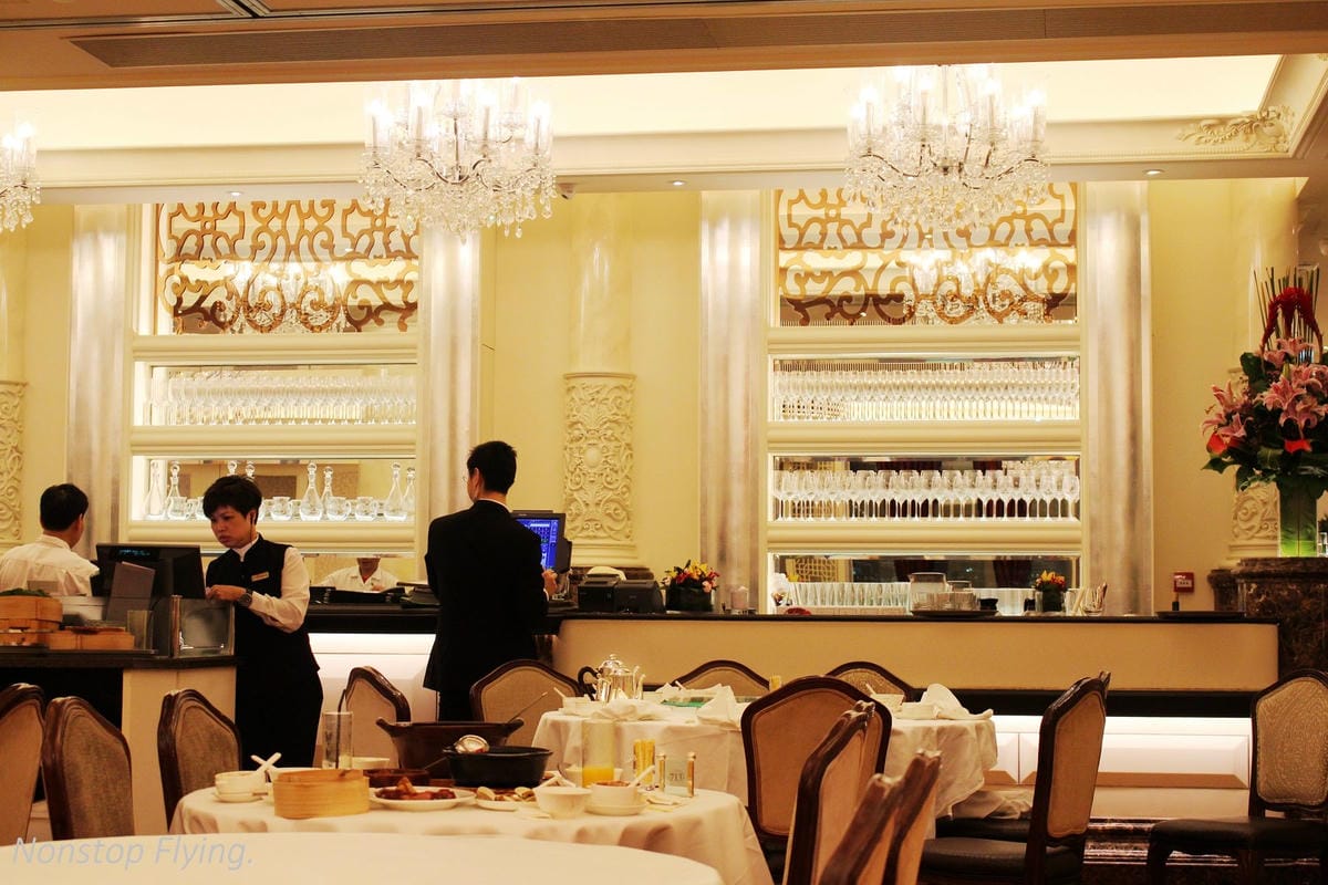 【香港遊記】歷史最久-半島酒店、電影主題-尖沙咀星光花園、寵物集散地-旺角金魚街、中環大會堂美心皇宮、銅鑼灣 - 第41張圖 【香港遊記】歷史最久-半島酒店、電影主題-尖沙咀星光花園、寵物集散地-旺角金魚街、中環大會堂美心皇宮、銅鑼灣