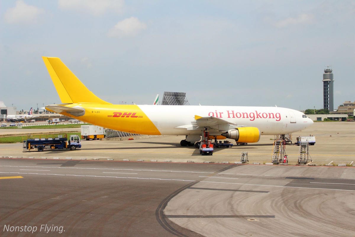 2017.06.24 國泰航空 CX469 台北TPE-香港HKG 飛行記錄 (777-300ER經濟艙) - 第43張圖 2017.06.24 國泰航空 CX469 台北TPE-香港HKG 飛行記錄 (777-300ER經濟艙)