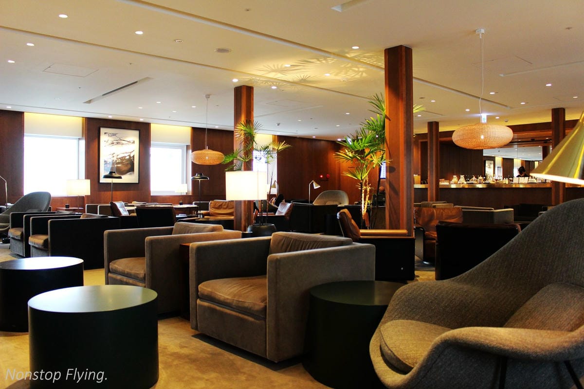 2017.06.24 國泰航空 CX469 台北TPE-香港HKG 飛行記錄 (777-300ER經濟艙) - 第13張圖 2017.06.24 國泰航空 CX469 台北TPE-香港HKG 飛行記錄 (777-300ER經濟艙)