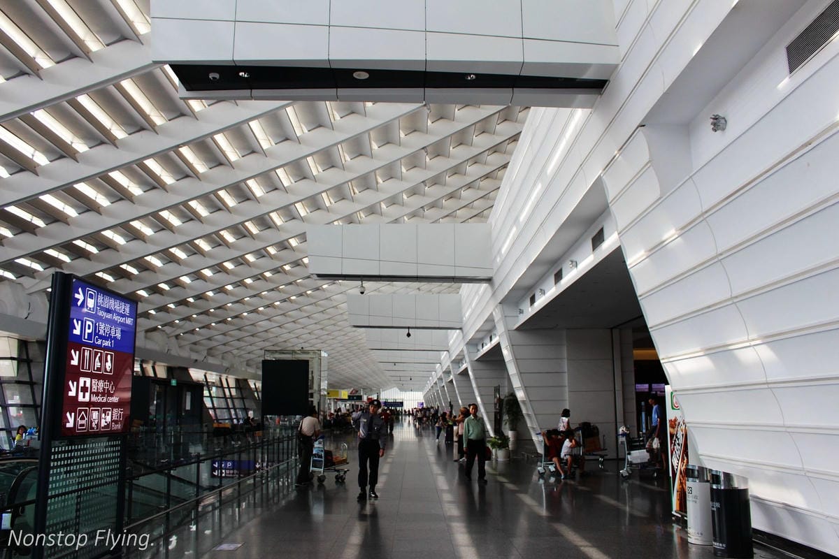 2017.06.24 國泰航空 CX469 台北TPE-香港HKG 飛行記錄 (777-300ER經濟艙) - 第2張圖 2017.06.24 國泰航空 CX469 台北TPE-香港HKG 飛行記錄 (777-300ER經濟艙)