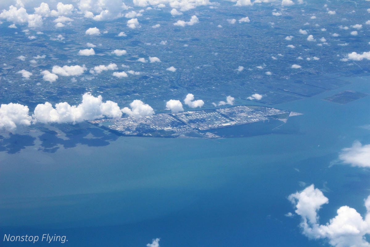 2017.06.24 國泰航空 CX469 台北TPE-香港HKG 飛行記錄 (777-300ER經濟艙) - 第58張圖 2017.06.24 國泰航空 CX469 台北TPE-香港HKG 飛行記錄 (777-300ER經濟艙)