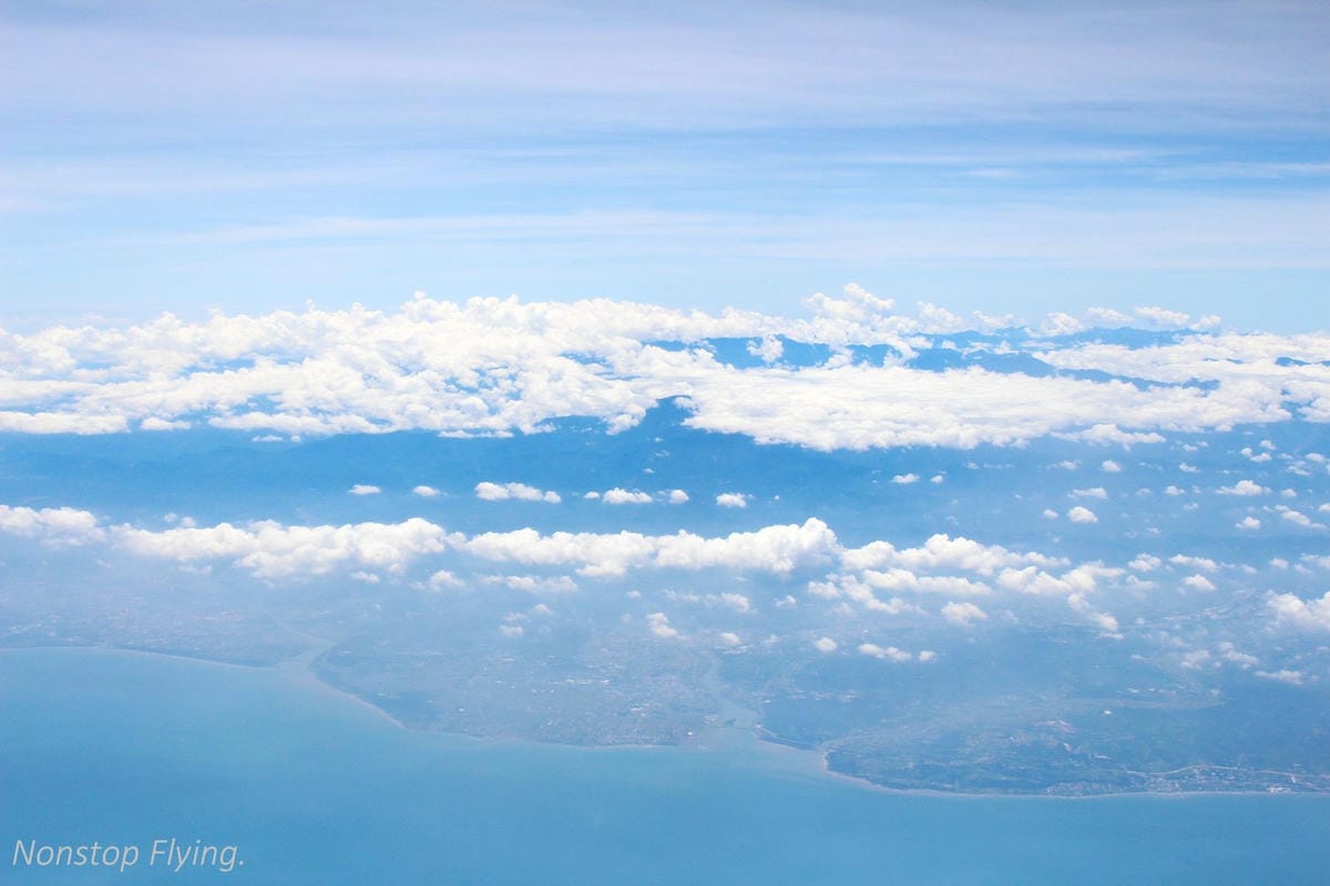 2017.06.24 國泰航空 CX469 台北TPE-香港HKG 飛行記錄 (777-300ER經濟艙) - 第52張圖 2017.06.24 國泰航空 CX469 台北TPE-香港HKG 飛行記錄 (777-300ER經濟艙)