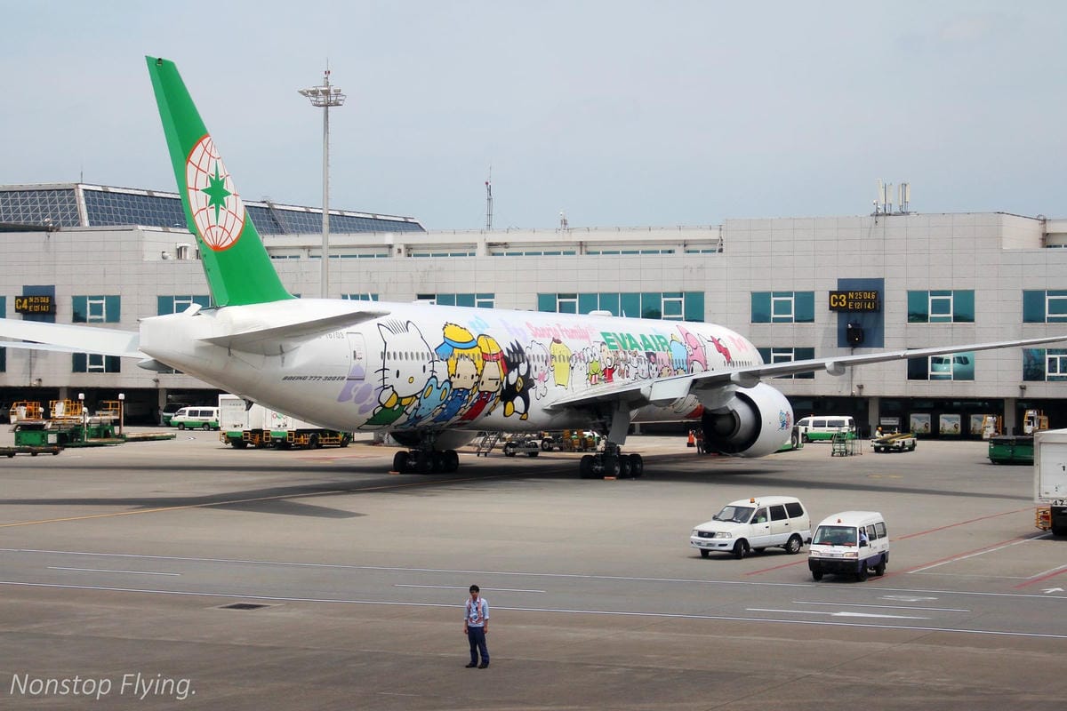 2017.06.24 國泰航空 CX469 台北TPE-香港HKG 飛行記錄 (777-300ER經濟艙) - 第40張圖 2017.06.24 國泰航空 CX469 台北TPE-香港HKG 飛行記錄 (777-300ER經濟艙)