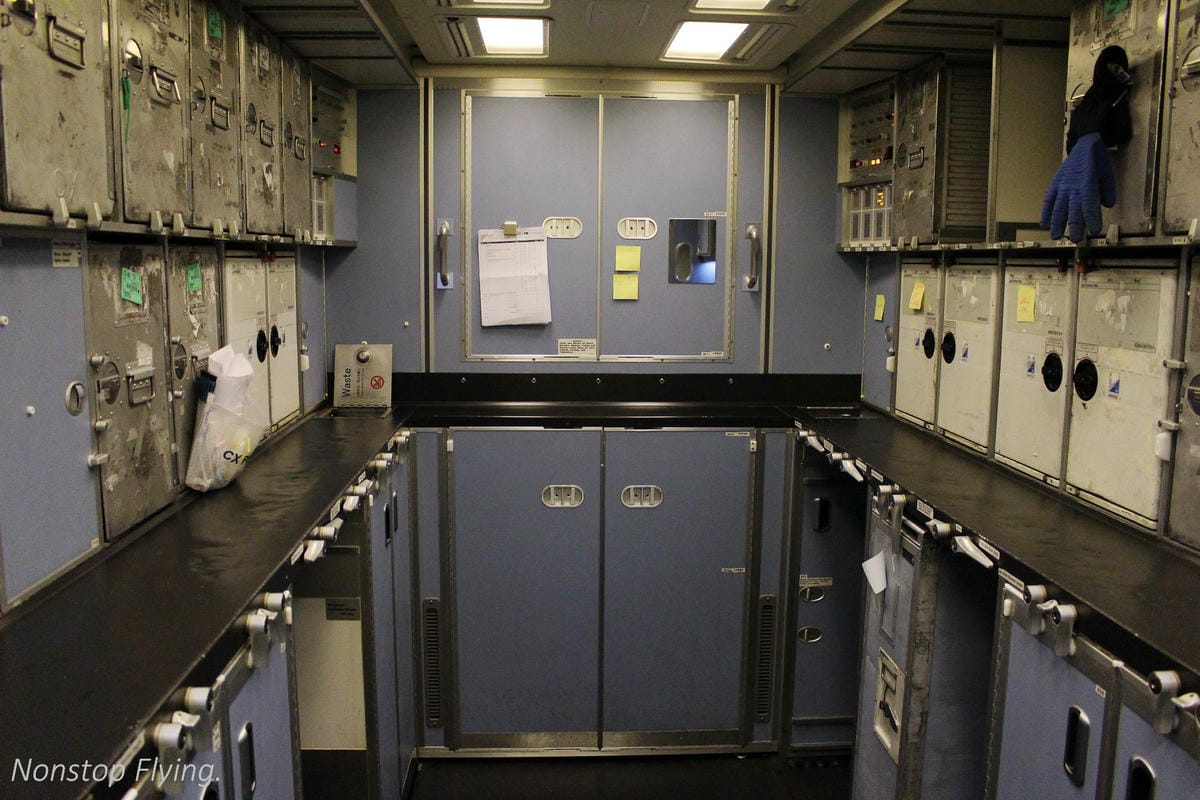 2017.06.24 國泰航空 CX469 台北TPE-香港HKG 飛行記錄 (777-300ER經濟艙) - 第60張圖 2017.06.24 國泰航空 CX469 台北TPE-香港HKG 飛行記錄 (777-300ER經濟艙)