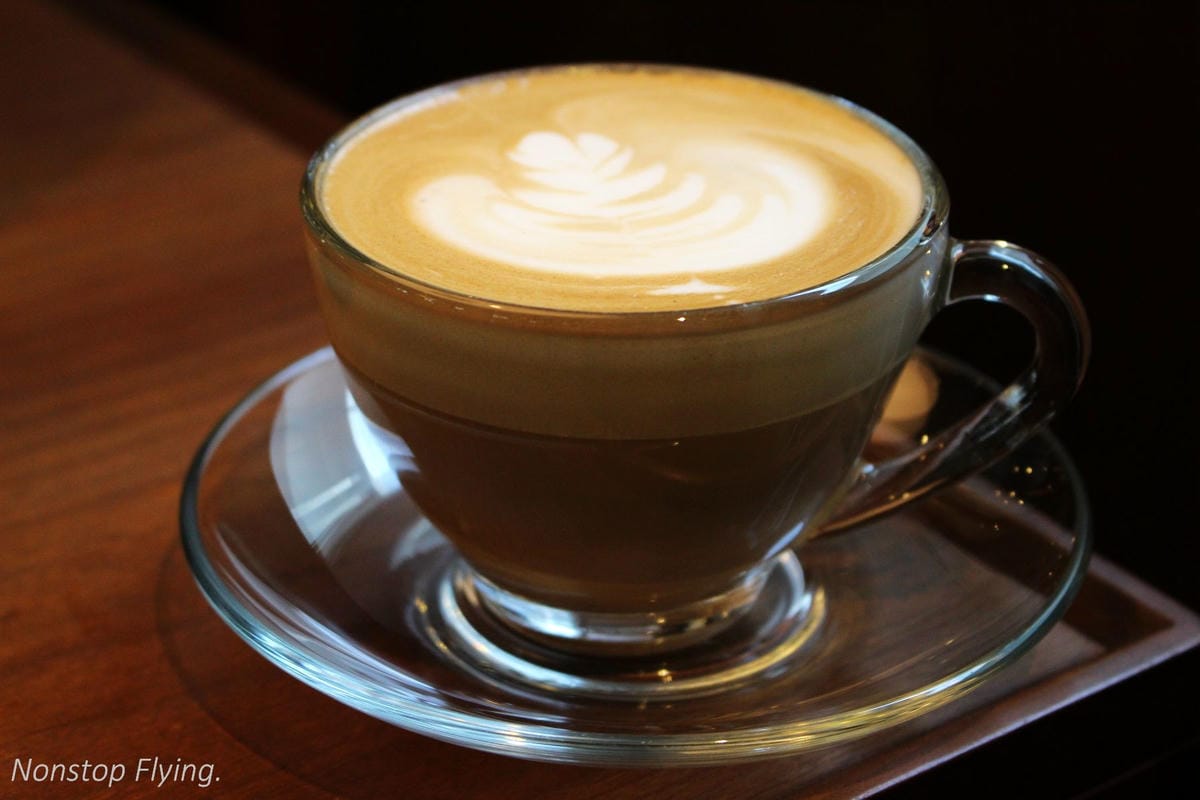2017.06.24 國泰航空 CX469 台北TPE-香港HKG 飛行記錄 (777-300ER經濟艙) - 第20張圖 2017.06.24 國泰航空 CX469 台北TPE-香港HKG 飛行記錄 (777-300ER經濟艙)