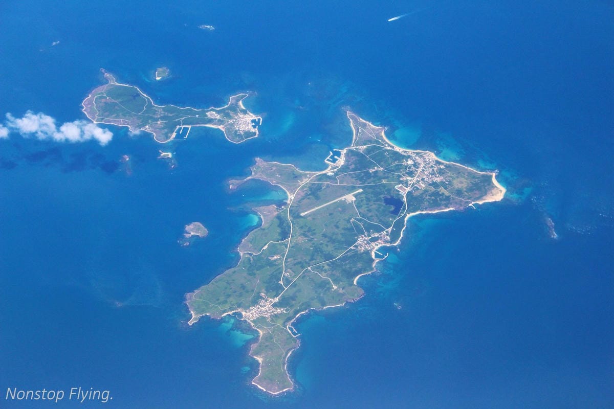 2017.06.24 國泰航空 CX469 台北TPE-香港HKG 飛行記錄 (777-300ER經濟艙) - 第59張圖 2017.06.24 國泰航空 CX469 台北TPE-香港HKG 飛行記錄 (777-300ER經濟艙)